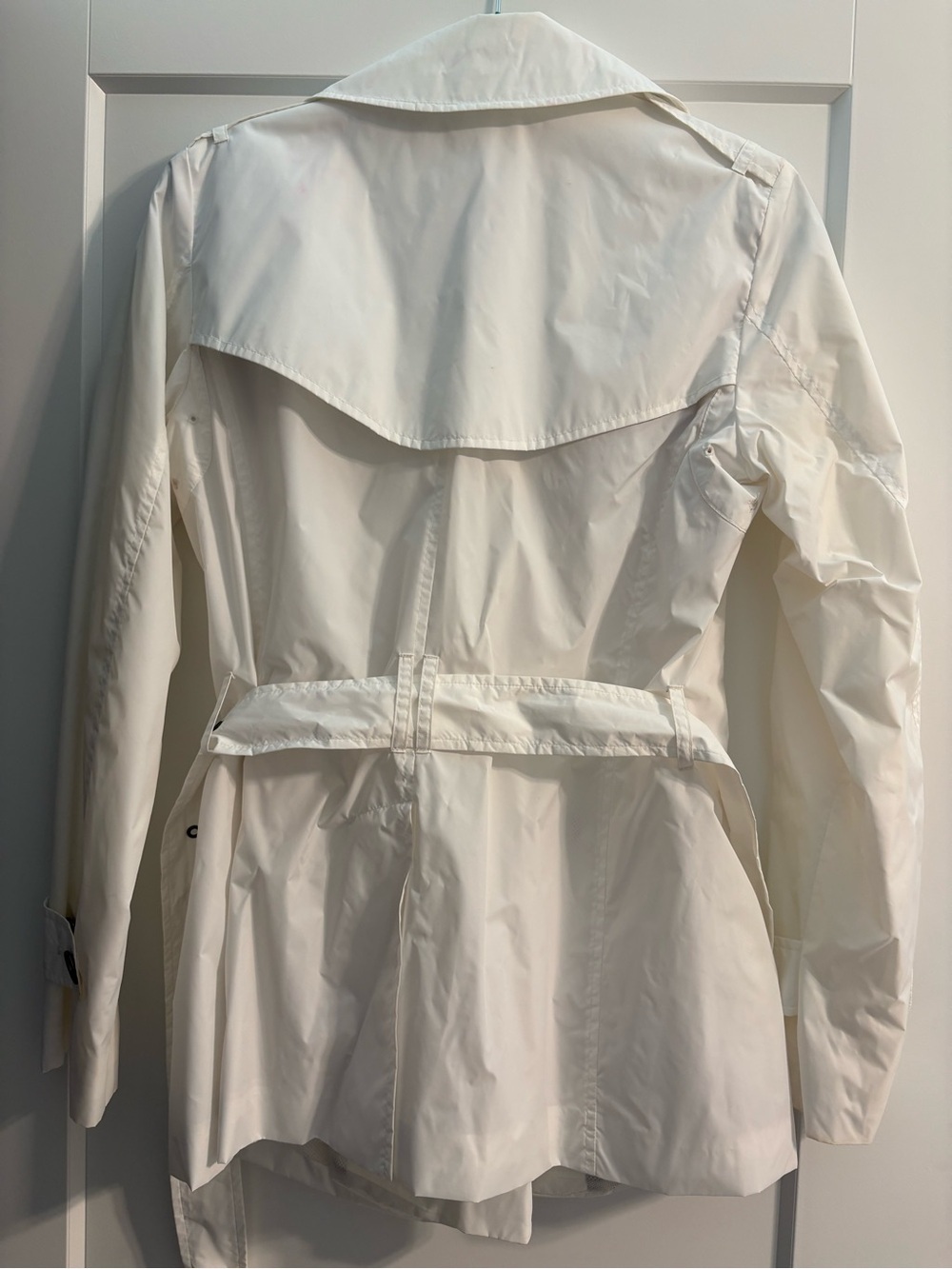 Burberry White Nylon Double-Breasted Trench Jacket with Belt - Picture 6 of 12